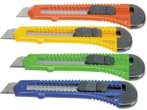 Bismark Cutter Grande Retractil - Medidas 17x8x15cm - EmpuÃ±adura de Plastico - Bloqueo de Seguridad - Colores Surtidos