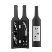 Innovagoods Set de 5 Accesorios para Vino - Estuche en Forma de Botella - Ideal para Regalar - Compacto y Practico - Cierre Iman