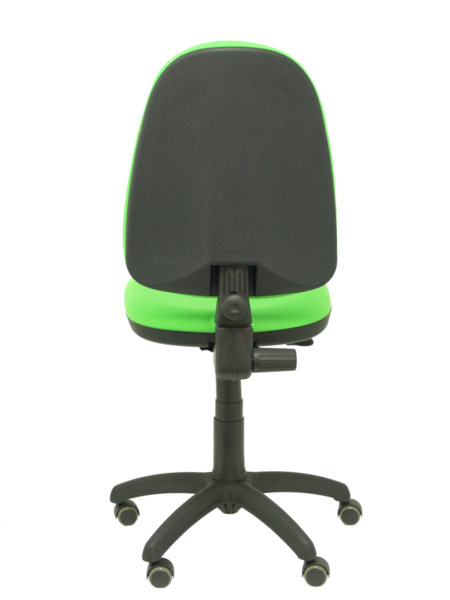 Silla de oficina Ayna bali verde pistacho ruedas de parqué (6)