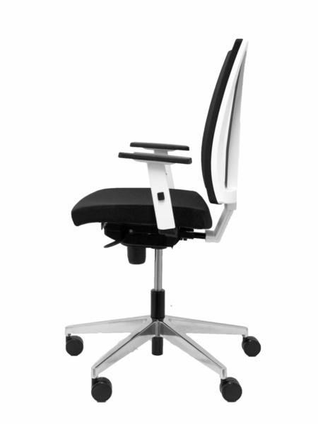 Silla de oficina Cózar blanca con respaldo malla asiento bali negro (4)