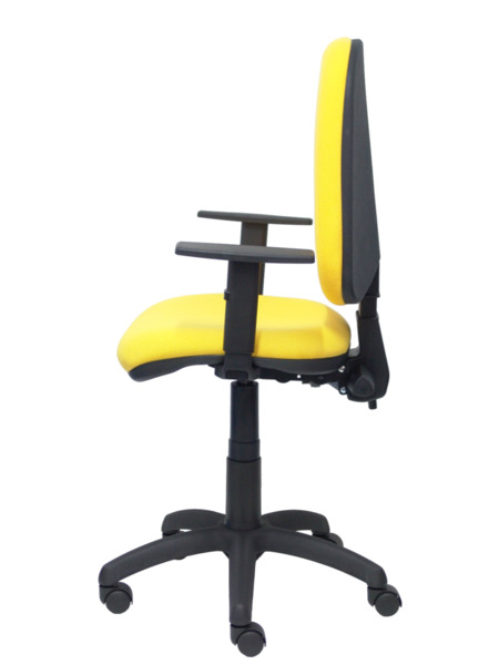 Silla de oficina Tribaldos amarillo con brazos regulables (4)