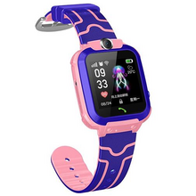 XO Smartwatch para Niños - Pantalla 1.44 - Camara Frontal - Correa de Silicona - Carga Magnetica - Color Rosa/Lila